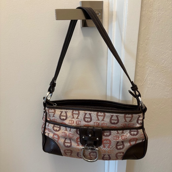 Etienne Aigner logo buckle shoulder bag - Picture 1 of 10